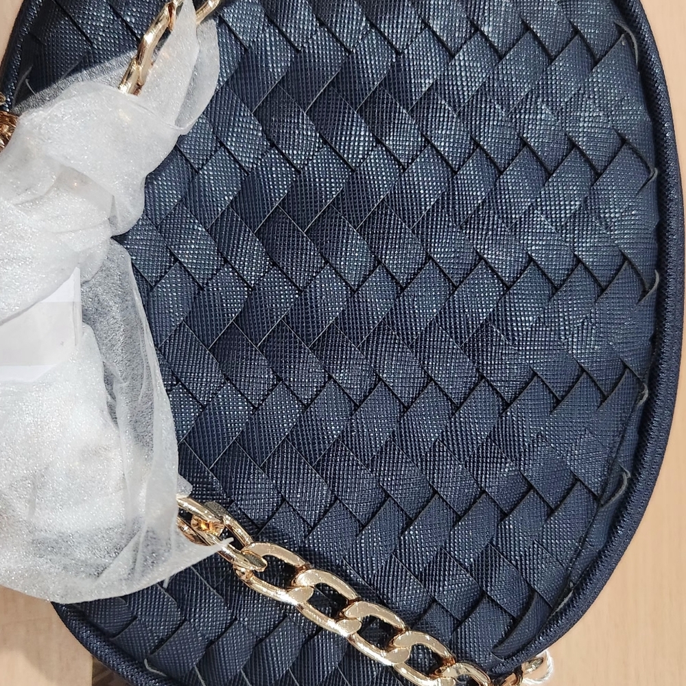 Mott Oval messenger Crossbody bag - Picture 6 of 6